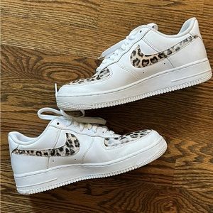 8.5 Nike Airforce 1, US Size 8.5. White leather with chettah accents.